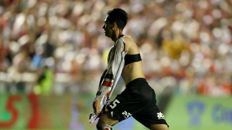 Rodriguinho garantiu classificação dos paulistas ao aproveitar rebote em chute de Ryan Francisco Rodriguinho garantiu classificação dos paulistas ao aproveitar rebote em chute de Ryan Francisco