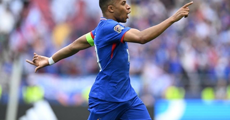 Mbappé comemora gol marcado contra a Alemanha na disputa de terceiro lugar na Liga das Nações
