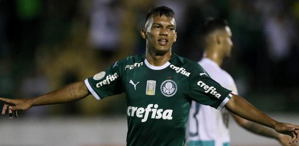 Xodó marcou dois em goleada | Gabriel Jesus demorou 15 jogos para alcançar façanha que Veron fez em 2