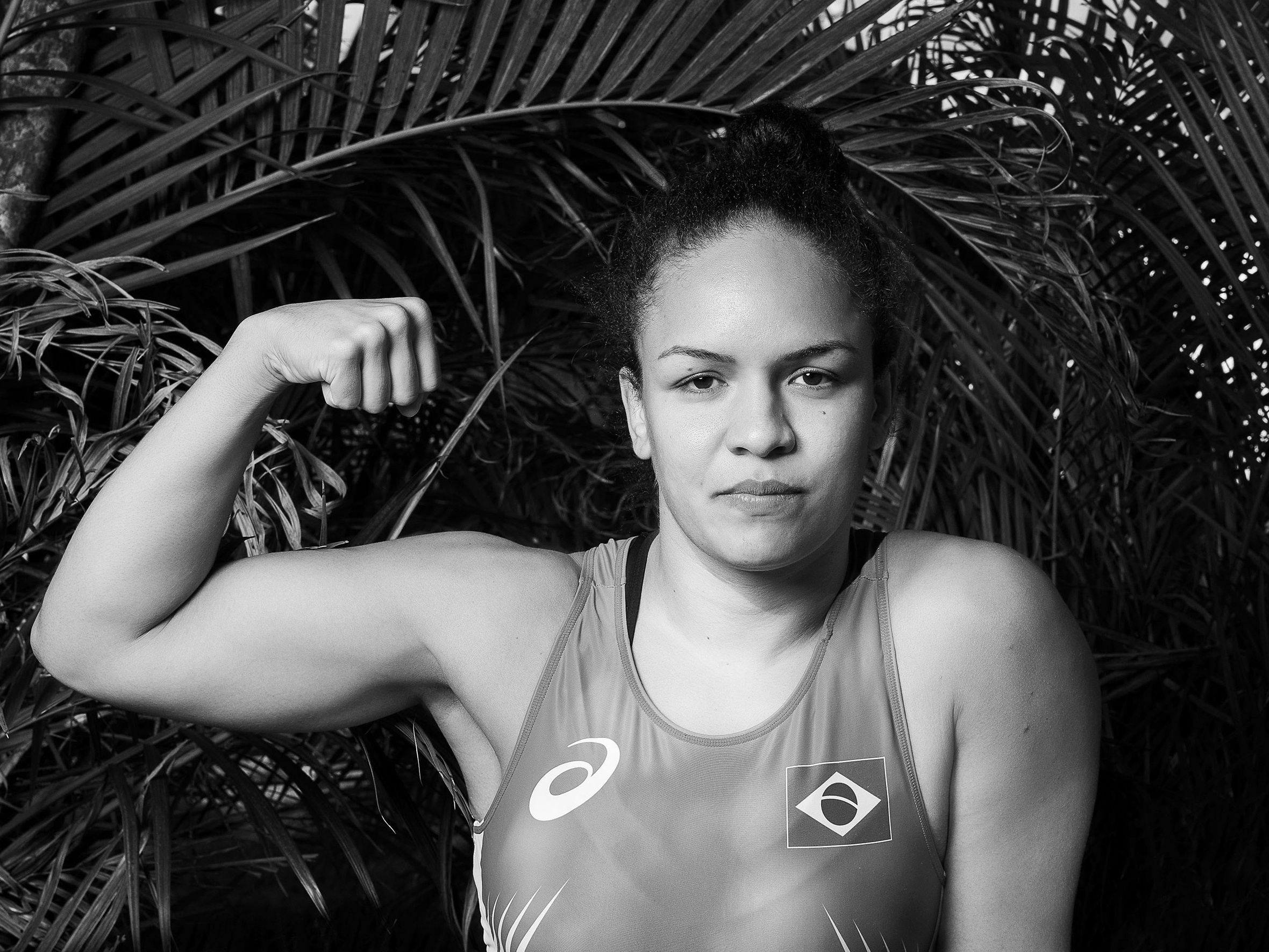 Aline Silva vence japonesa e vai às quartas de final na luta livre