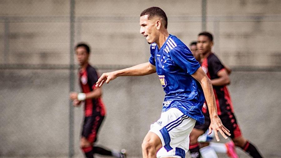 Matheus Dário tem 17 anos e busca destaque nas categorias de base do Cruzeiro - Arquivo Pessoal