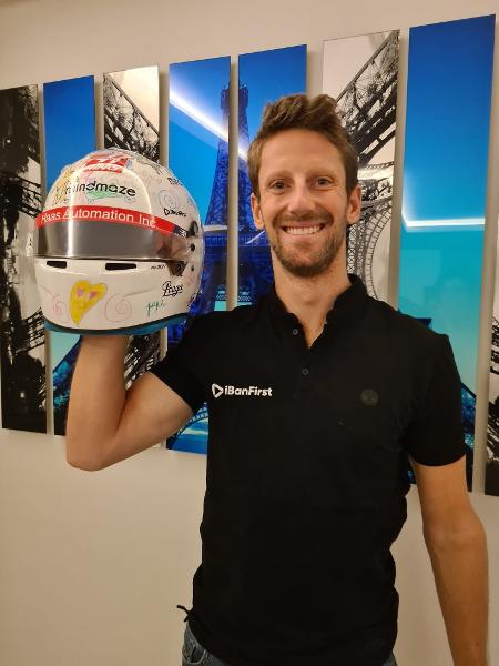 Romain Grosjean mostra capacete com pinturas dos filhos - Reprodução