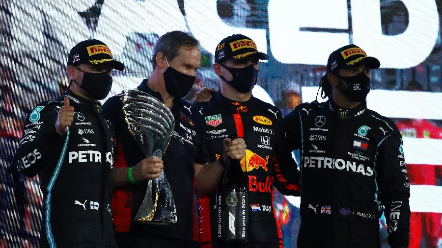 Bottas, Verstappen e Hamilton no pódio do GP de Abu Dhabi - Bryn Lennon/Getty Images