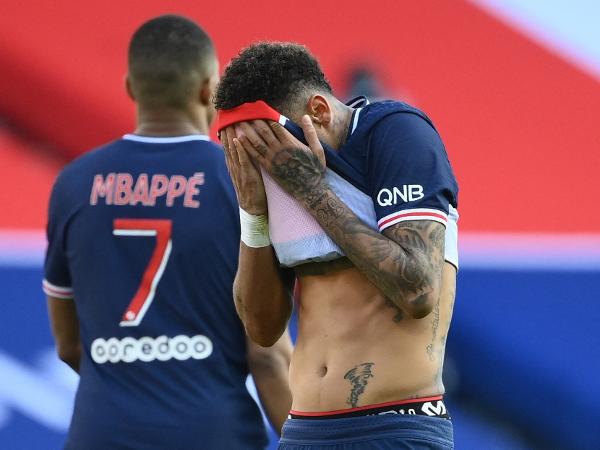 Neymar, durante derrota do PSG contra o Lille, pelo Campeonato Francês