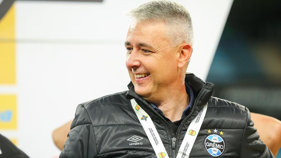 Técnico Tiago conquista título gaúcho de 2021 com o Grêmio - Pedro H. Tesch/Pedro H. Tesch/AGIF