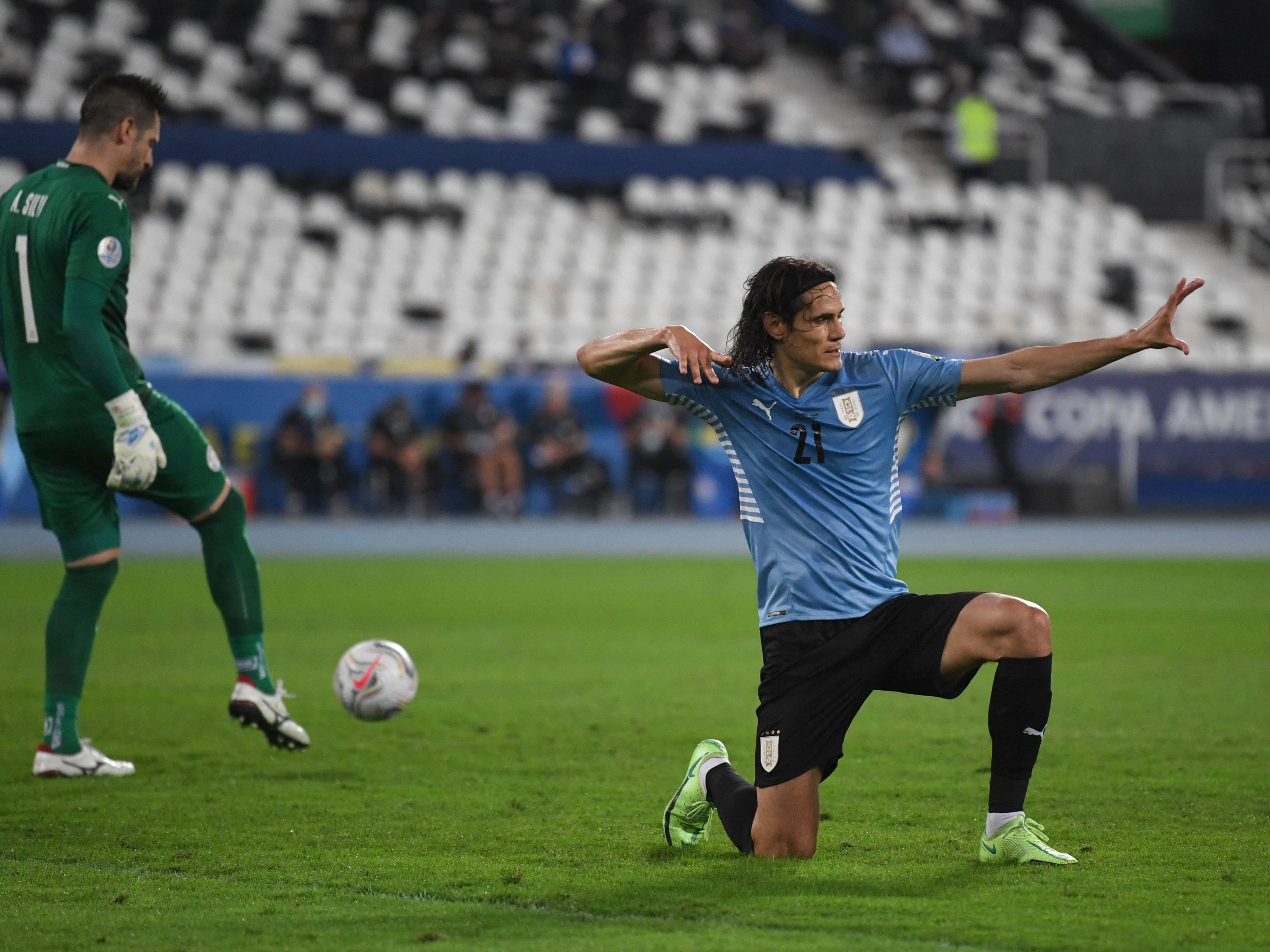 Uruguai vence o Paraguai e fica com a 2ª posição do Grupo A