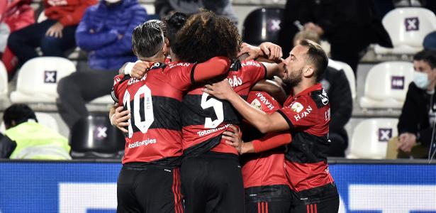 Olimpia dá aula no segundo tempo, vira o jogo e elimina o Flamengo da  Libertadores