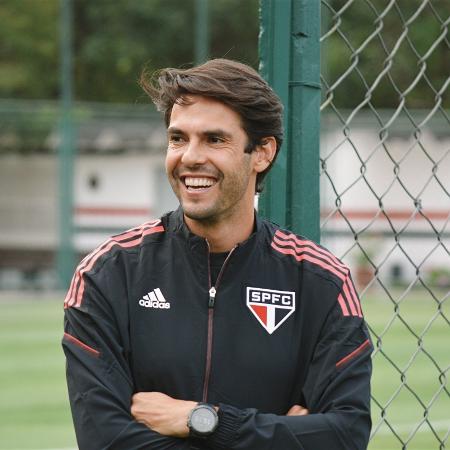 Kaká acompanha treino do São Paulo no CT da Barra Funda