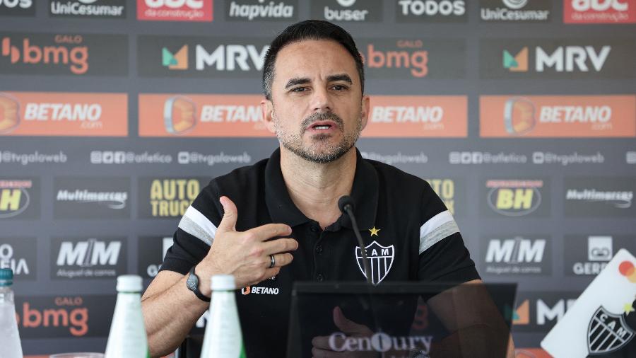 Corinthians tenta contratação de Rodrigo Caetano, do Galo