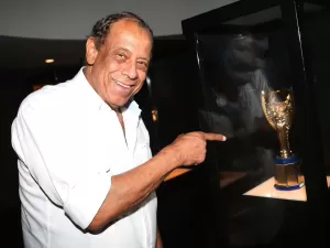 Oito anos sem Carlos Alberto Torres, o 'Pelé da Camisa 4'