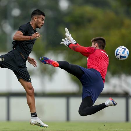 Fausto Vera durante o jogo-treino do Corinthians - Rodrigo Coca/Ag. Corinthians