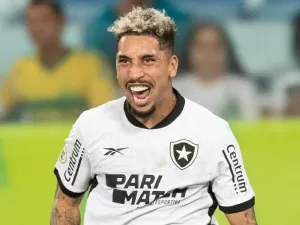 Botafogo arranca vitória no final contra o Cuiabá e se aproxima do topo