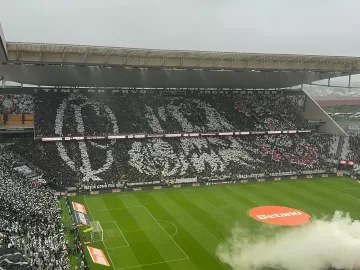 Vaquinha para pagar estádio é tapa na cara dos maus cartolas do Corinthians