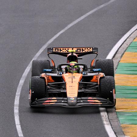 Lando Norris, da McLaren, e Max Verstappen, da Red Bull, durante o GP da Austrália
