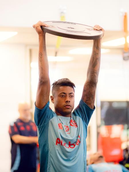 Bruno Henrique treinou normalmente com o restante do elenco do Fla em dia onde foi indiciado pela PF Bruno Henrique treinou normalmente com o restante do elenco do Fla em dia onde foi indiciado pela PF