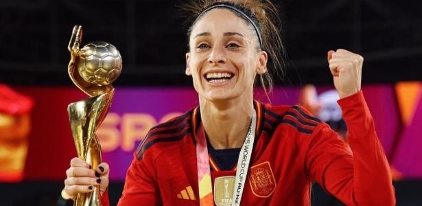 Jogadora campeã do mundo causa polêmica ao fechar com clube saudita