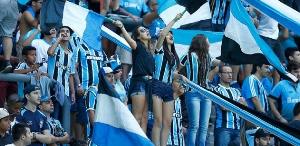 Torcedores do Grêmio fazem festa em treinamento do time antes do Gre-Nal - Lucas Uebel/Divulgação/Grêmio
