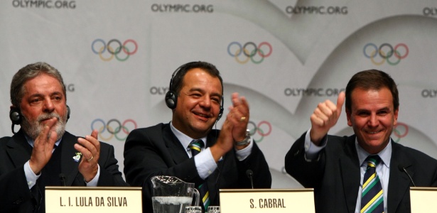 Lula, Sérgio Cabral e Eduardo Paes celebram escolha do Rio como sede olímpica em 2009 - John Gichigi/Getty Images