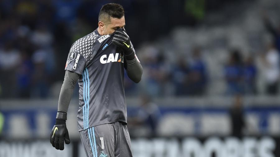 Diego Alves, goleiro do Flamengo, lamenta eliminação da Copa Libertadores - DOUGLAS MAGNO / AFP