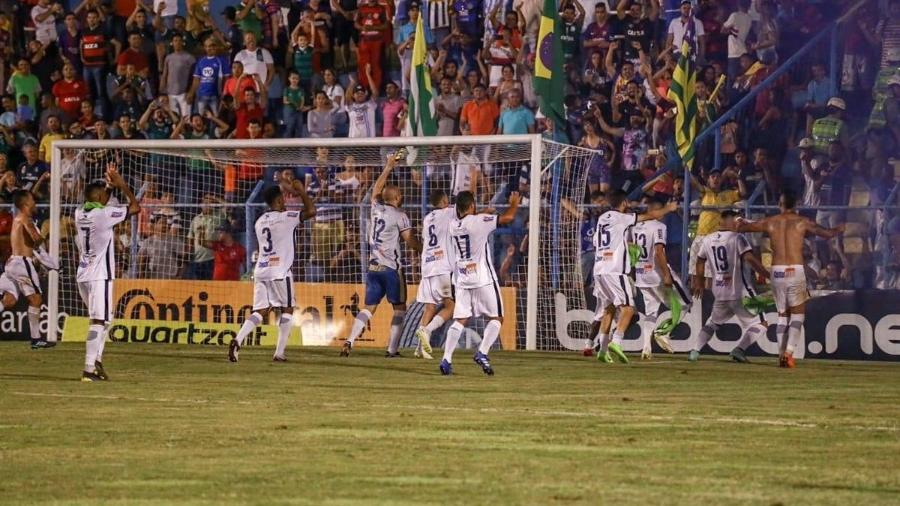 Em primeiro jogo, time goiano havia vencido por 1 a 0; após remarcação, venceu por 2 a 0 (foto) - @AA_Aparecidense/Twitter