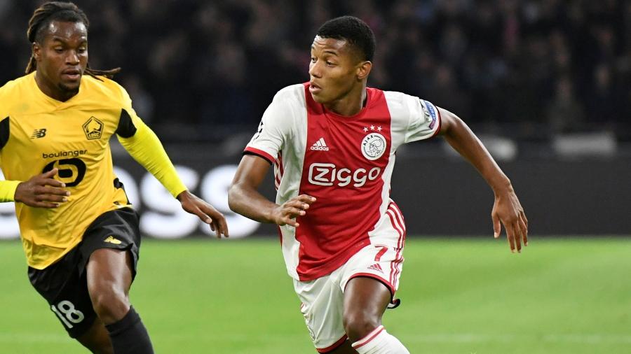 David Neres em ação pelo Ajax em partida contra o Lille, de Renato Sanches, pela Liga dos Campeões - REUTERS/Piroschka van de Wouw