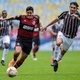 Pedro, do Flamengo, e Matheus Ferraz, do Fluminense, em ação na primeira final do Carioca - Thiago Ribeiro/AGIF