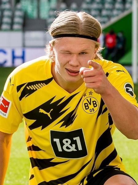 Haaland foi o autor dos dois gols da vitória do Borussia Dortmund sobre o Wolfsburg - Alexandre Simoes/Borussia Dortmund via Getty Images