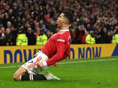 Cristiano Ronaldo brilha em seu retorno e Manchester United goleia  Newcastle pela Premier League - Esporte News Mundo