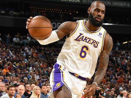 LeBron James se torna o primeiro jogador da NBA a marcar 39.000