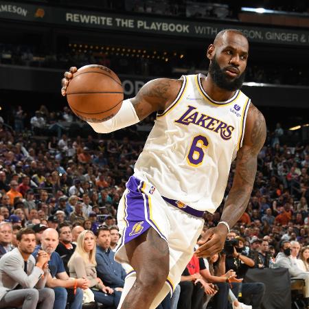 LeBron James lidera ranking da Forbes de jogadores mais bem pagos