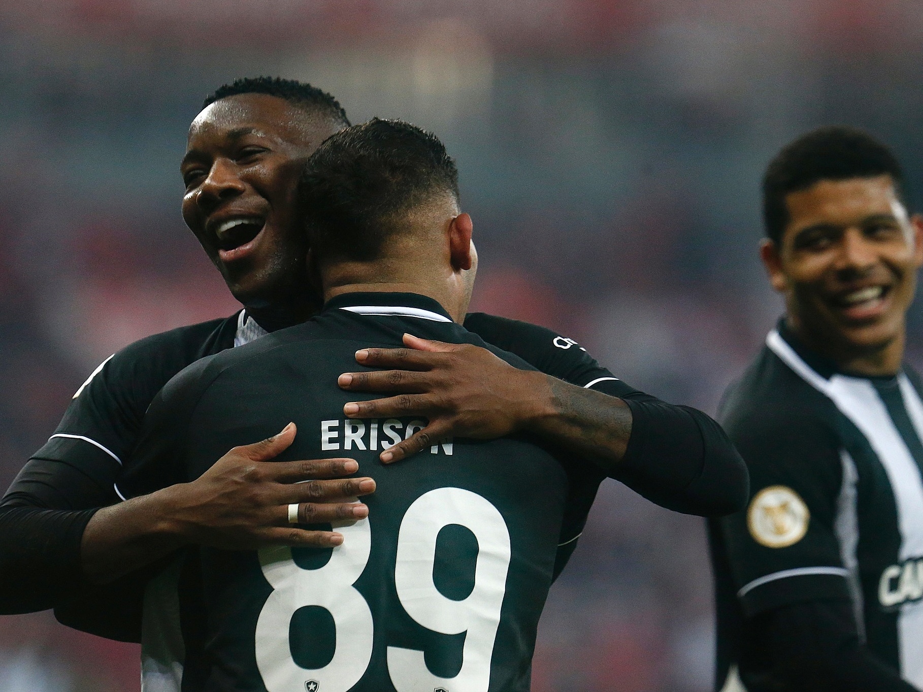 Internacional 2 x 3 Botafogo: veja os gols e principais lances do jogo do  Brasileirão