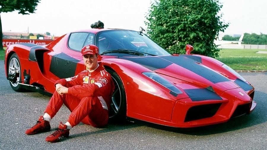 Michael Schumacher posa com Ferrari Enzo  - Reprodução/Instagram