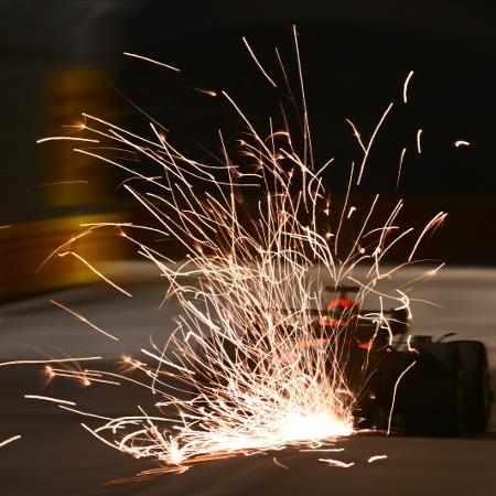 Max Verstappen no primeiro dia de treinos em Singapura - Clive Mason/Getty Images