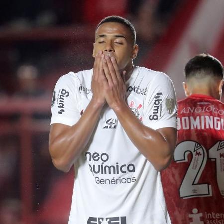 Murillo lamenta chance perdida contra o Argentinos Juniors - Marcos Brindicci/Getty Images