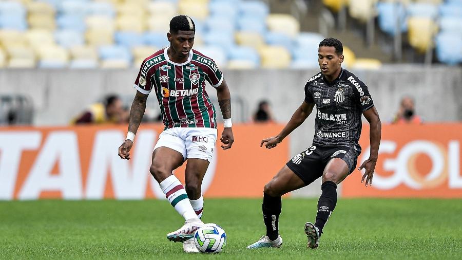 Yony González em ação durante Fluminense x Santos, jogo do Campeonato Brasileiro