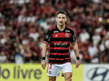 Escalação: Flamengo terá três zagueiros contra o Bolívar