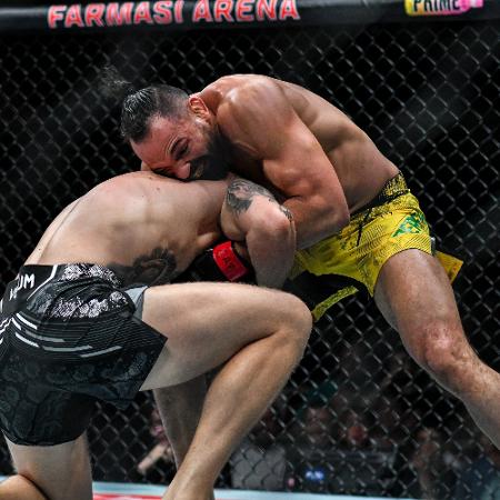 Michel Pereira em ação no UFC 301