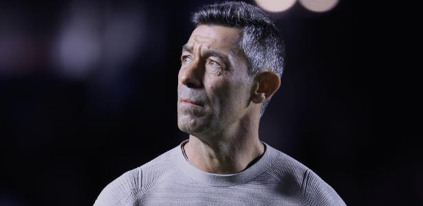 Atlético-MG disputa contratação de Caixinha e Grêmio se afasta do técnico.
