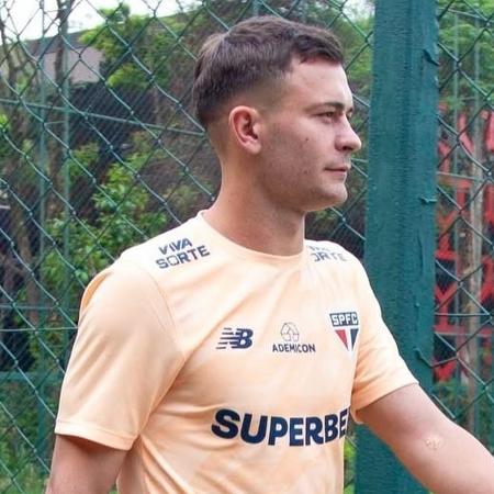 Santiago Longo, volante do São Paulo