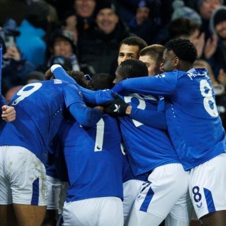 Equipe do Everton comemora gol no Campeonato Inglês - Divulgação/X/Everton