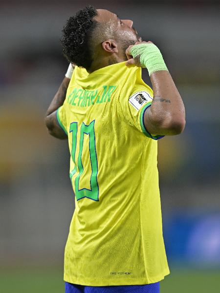 Atualmente fora da seleção, Neymar já disputou 128 partidas com a camisa do Brasil Atualmente fora da seleção, Neymar já disputou 128 partidas com a camisa do Brasil