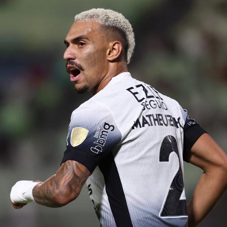 Matheuzinho reclama durante Universidad Central x Corinthians, confronto da Libertadores Matheuzinho reclama durante Universidad Central x Corinthians, confronto da Libertadores