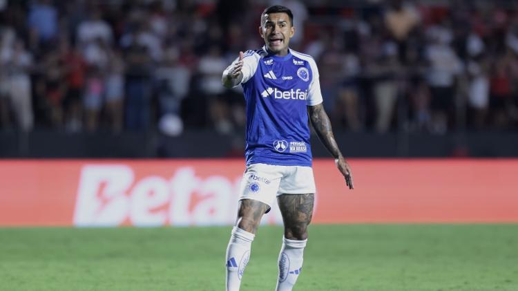 Dudu durante jogo Cruzeiro contra o São Paulo, no Morumbi, pelo Brasileirão 2025