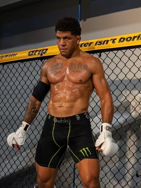 Durinho antes de sua luta contra Morales, no UFC Durinho antes de sua luta contra Morales, no UFC
