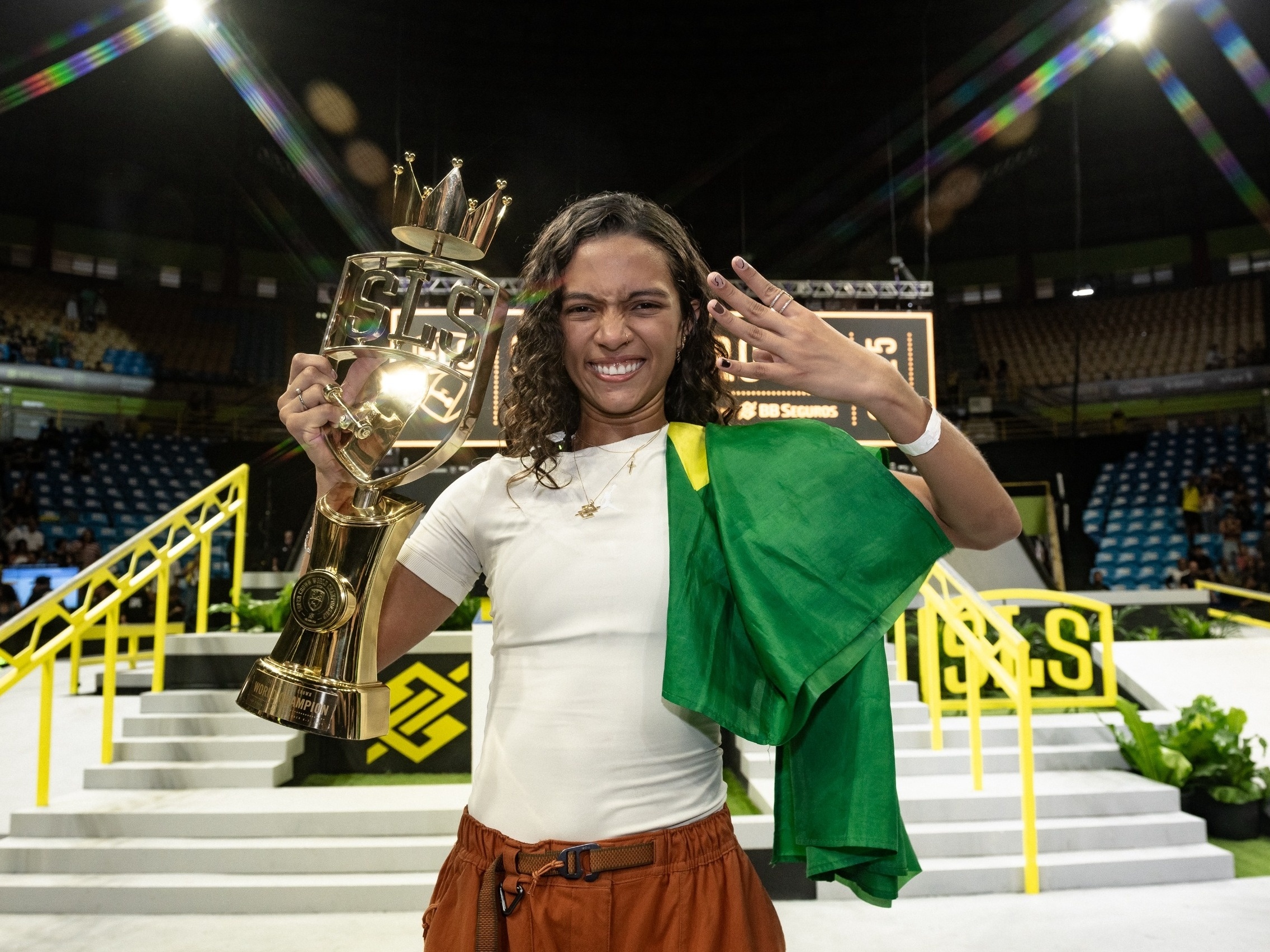 Entre o skate e o mar: Rayssa festeja torneio no Rio e chance de ir à praia