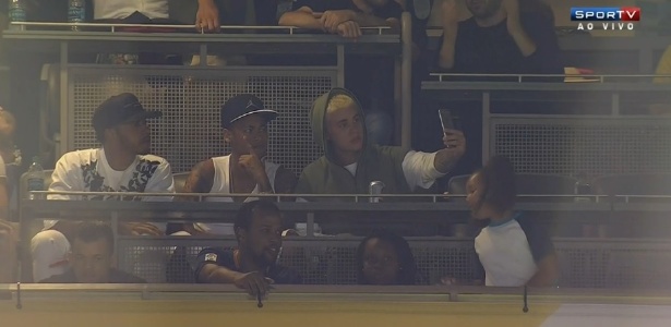 Neymar assiste a jogo do Brasil com Justin Bieber - Reprodução/SporTV - Reprodução/SporTV