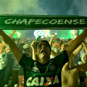 Força Chape! - Fotomontagem: Avener Prado/Folhapress, Nelson Almeida/AFP, Douglas/Magno/AFP