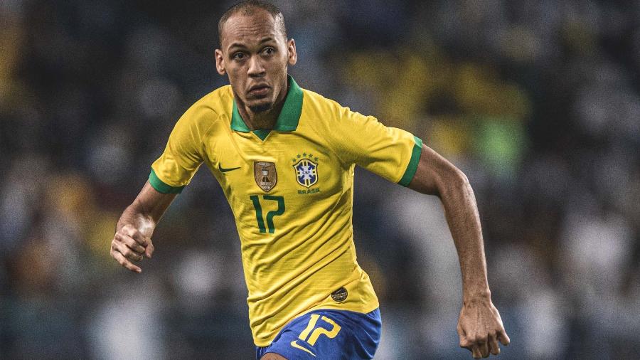 Fabinho avança com a bola em amistoso da seleção brasileira contra a Argentina em Riad - Pedro Martins / MoWA Press