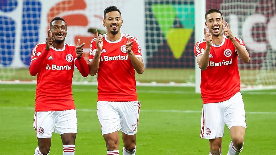 O Internacional, de Edenílson, Lindoso e Thiago Galhardo, tenta manter a liderança do Brasileirão nessa 6ª rodada - Pedro H. Tesch/AGIF