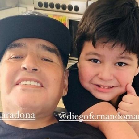 Maradona e o filho Dieguito, de sete anos - Reprodução